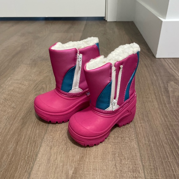 Pink toddler snow boots -size 4 - Picture 1 of 2
